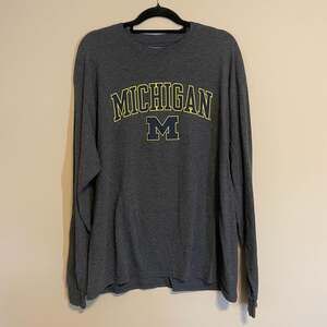 U Michigan Wolverines Champion Arch Logo Long Sleeve T-Shirt Charcoal Gray XL